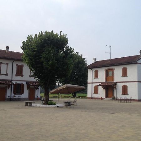Bed And Breakfast Azienda Agricola Cascina Salazzara Magenta Luaran gambar