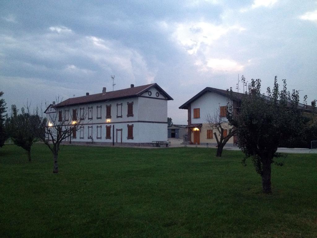 Bed And Breakfast Azienda Agricola Cascina Salazzara Magenta Luaran gambar