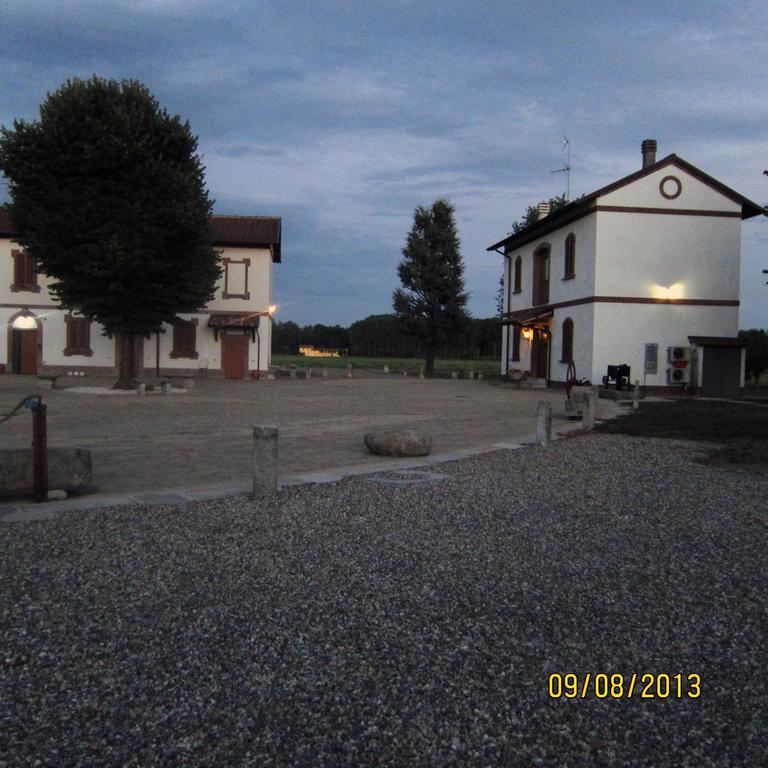Bed And Breakfast Azienda Agricola Cascina Salazzara Magenta Luaran gambar